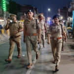 शांति व्यवस्था को अक्षुण्य बनाए रखने के लिए कप्तान ने किया पैदल गश्त