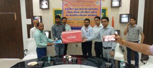 उन्नाव: डीएम गौरांग राठी ने फिश फूड कार्ट का किया शुभारंभ, मत्स्य पालकों को वितरित किए आइस बॉक्स व फिश स्केल