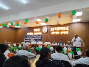 हसनगंज बार एसोसिएशन के नवनिर्वाचित पदाधिकारियों का शपथ ग्रहण संपन्न