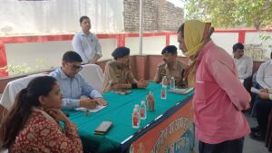 थाना समाधान दिवस पर डीएम और एसएसपी ने सुनी जनता की समस्याएं