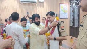 लूटकांड के सफल खुलासे पर व्यापारियों ने उन्नाव पुलिस का किया सम्मान