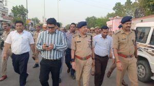 बकरीद को लेकर उन्नाव में प्रशासन अलर्ट, डीएम-एसएसपी ने किया पैदल गश्त