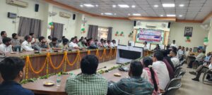 पीएम सूर्यघर मुफ्त बिजली योजना की समीक्षा, प्रगति में सुधार के लिए डीएम ने दिए सख्त निर्देश