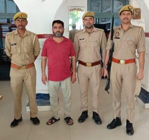 50 लाख रुपये की रंगदारी मांगने वाला आरोपी कोटेदार रूमी गिरफ्तार, जेल भेजा गया