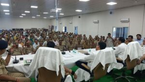 पुलिस भर्ती परीक्षा में लापरवाही पर होगी कड़ी कार्रवाई, डीएम ने की ब्रीफिंग