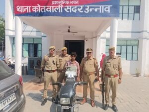 चोरी के बिजली के तार और मोटरसाइकिल के साथ शातिर चोर गिरफ्तार