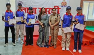वामा सारथी ने मेधावी छात्र-छात्राओं को किया सम्मानित, पुलिस परिवार के बच्चों का बढ़ाया उत्साह