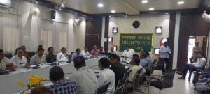 वन ट्रिलियन डॉलर अर्थव्यवस्था लक्ष्य पर डीएम सख्त, गलत रिपोर्ट पर कार्रवाई की चेतावनी