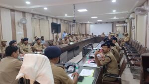 मासिक अपराध गोष्ठी में एसएसपी ने दिए सख्त निर्देश, गंभीर मामलों के शीघ्र निस्तारण पर जोर