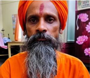 उन्नाव में मंदिर के पुजारी की हत्या से सनसनी, परिजनों ने लगाया जाम