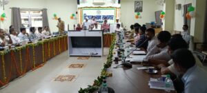 लंबित परियोजनाओं पर डीएम का एक्शन, कई विभागों को जारी होंगे नोटिस