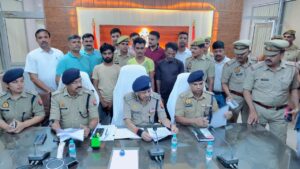मोबाइल झपटमारी करने वाले तीन अभियुक्त गिरफ्तार, छीने गए मोबाइल बरामद