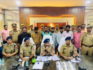 साइबर ठगी गिरोह पर पुलिस की बड़ी कार्रवाई, 9 स्मार्टफोन के साथ 6 अभियुक्त गिरफ्तार