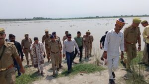 गुरु पूर्णिमा मेले से पहले डीएम ने परखी तैयारियां, अधिकारियों को दिए निर्देश
