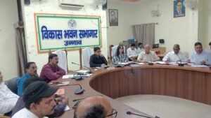 स्वास्थ्य सेवाओं में लापरवाही पर डीएम का बड़ा एक्शन, दो कर्मियों को बर्खास्त करने के निर्देश