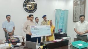 ड्यूटी के दौरान सड़क हादसे में मृत होमगार्ड के आश्रितों को राहत, ₹30 लाख की सहायता राशि प्रदान