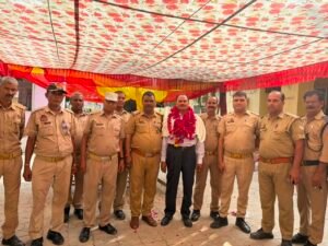 गंगाघाट कोतवाली में भावुक हुआ माहौल, सेवानिवृत्त होमगार्ड को दी विदाई