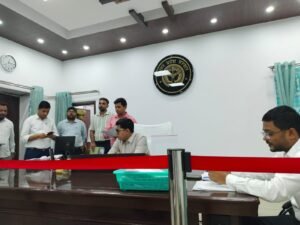 IGRS में लापरवाही पर DM का बड़ा एक्शन, 22 अधिकारियों का वेतन रोका