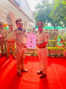 स्वतंत्रता दिवस पर उन्नाव में पुलिस अधिकारियों और कर्मचारियों को मिला सम्मान, SSP समेत 9 पुलिसकर्मी पुरस्कृत