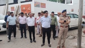 उन्नाव: बारावफात जुलूस को लेकर डीएम-एसएसपी ने किया फ्लैग मार्च