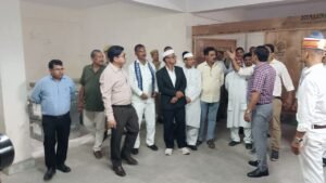 उन्नाव: एफएलसी प्रक्रिया को लेकर जिलाधिकारी ने राजनीतिक दलों के प्रतिनिधियों के साथ की बैठक