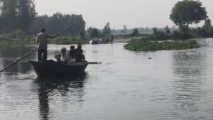 उन्नाव: गंगा का जलस्तर 9 सेंटीमीटर बढ़ा, किसानों की चिंता बढ़ी