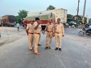 यातायात व्यवस्था को लेकर सीओ ने चेक की पुलिसकर्मियों की ड्यूटी