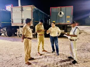 उन्नाव में डंपर वाहनों के खिलाफ चला चेकिंग अभियान, नियम तोड़ने वालों पर कार्रवाई